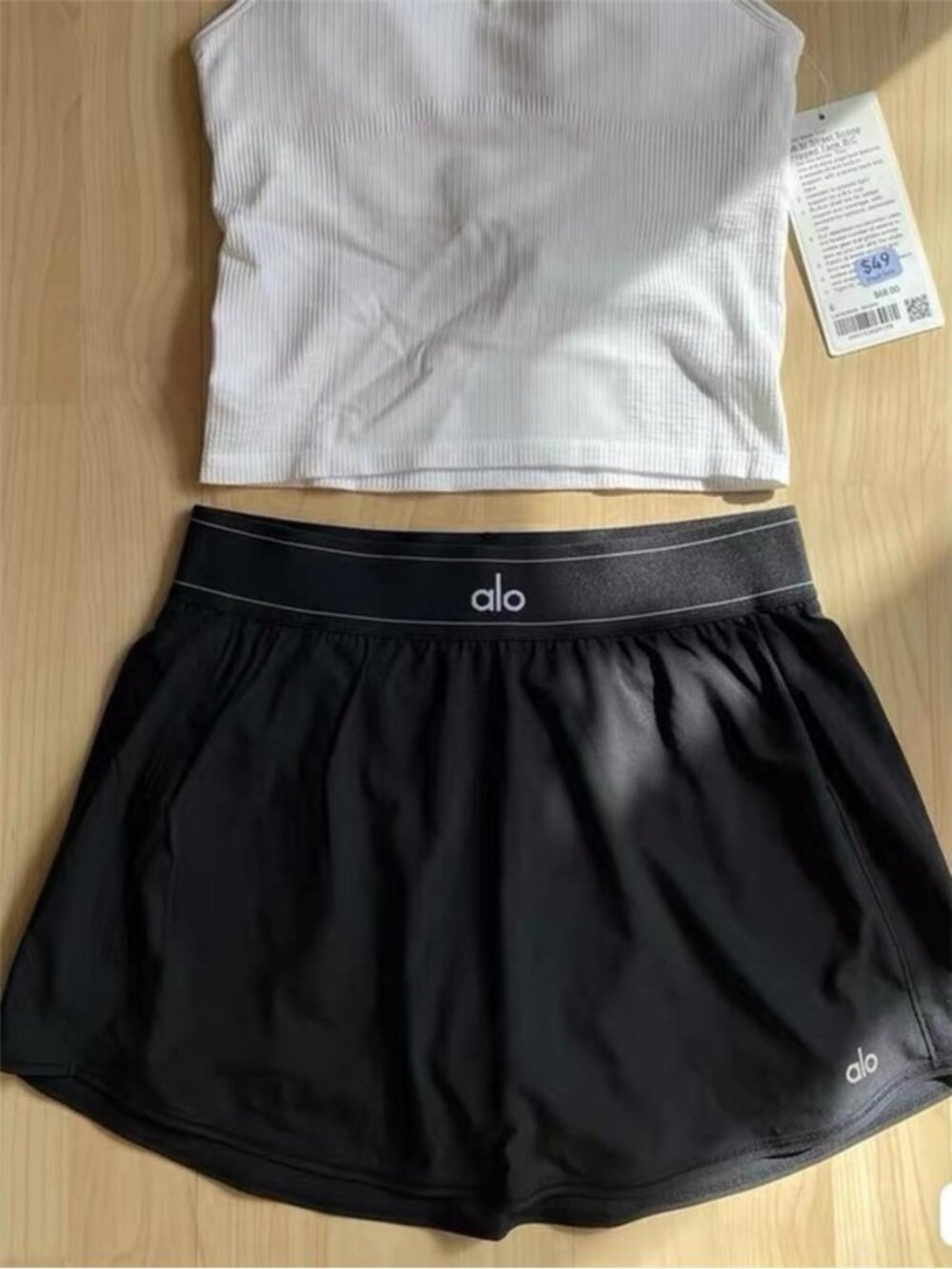 ALO Yoga Black Athletic Mini Skirt NEW, Never Worn - Picture 2 of 2
